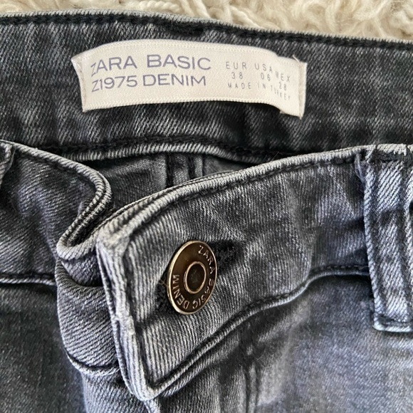 Zara Basic Z1975 Denim Women’s Size 6 Black Wash Denim Skinny Jeans Raw Hem - Picture 4 of 5